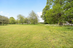 Eltham Park South- click for photo gallery